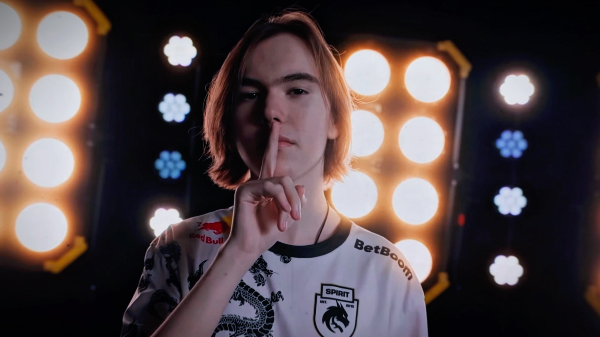 在今日AL对阵IG的比赛中，AL达成了在LPL的第1000杀，恭喜AL！ AL当前总击杀1000，总场数79，总胜场30