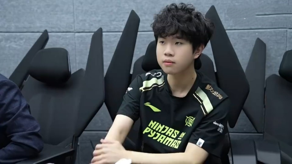 iG群访 YSKM：这个版本肯定团队英雄优先 Bin选手也是这样玩的